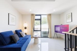 Advanced townhouses can accommodate 14 people, with high-speed Wi Fi and parking on Netflix