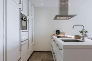 Huswell - Modern and bright studio in centre of Knokke