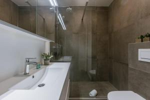 Huswell - Modern and bright studio in centre of Knokke