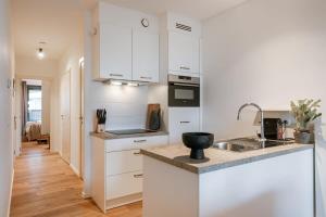 Huswell - Seaside Apartment with Shared Pool