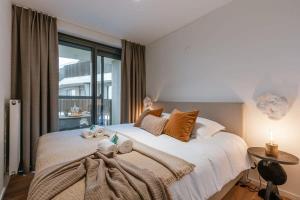 Huswell - Seaside Apartment with Shared Pool