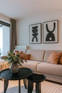 Huswell - Seaside Apartment with Shared Pool