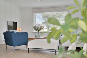 Huswell - Spacious bungalow with garden near the beach & sea