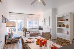 Casiola - Beautiful and spacious studio with side seaview