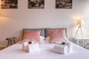 Huswell - Beautiful and spacious studio with side seaview