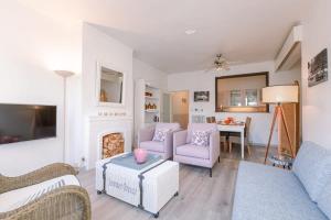 Huswell - Beautiful and spacious studio with side seaview