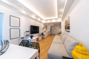 D9 center of Glyfada