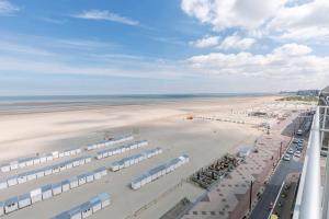 Huswell - Stunning Seafront Apartment