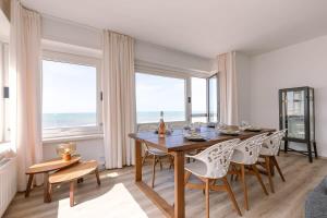 Huswell - Corner apartment with spectacular sea view