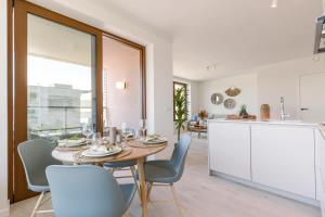Huswell - Stylish apartment with terrace near the beach