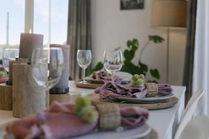 Huswell - Sea Bridge; Charming apartment near the beach