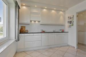 Huswell - Sea Bridge; Charming apartment near the beach