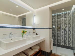 Suite room in H10 Universitat