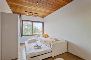 Huswell - Modernist design house with garden near the beach