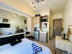 Great View@Fully Equipped Condo w WiFi NETFLIX @the Metro