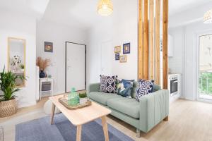 Modern & Stylish Hideaway Downtown near Acropolis & Metro