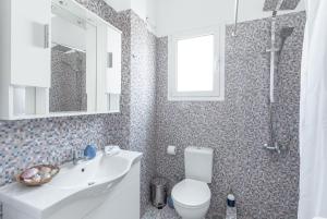 Island in the sky! Acropolis and city views!