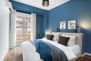 Bright, Modern Retreat Near Acropolis in Koukaki