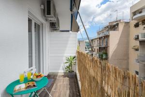 Bright, Modern Retreat Near Acropolis in Koukaki