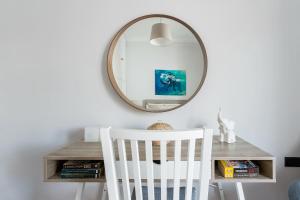 Romantic Love-Nest Studio Near Acropolis & Metro