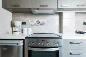 Romantic Love-Nest Studio Near Acropolis & Metro