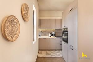 Penthouse with Magical Acropolis view from Balcony