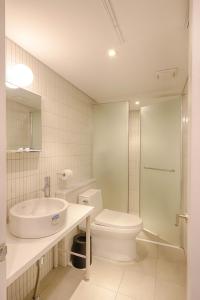 Phòng giường đôi có phòng tắm vòi sen - Không hút thuốc (Double Room with Shower - Non-Smoking)