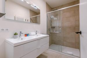 Huswell - Beautiful apartment with parking close to the sea