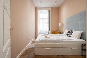 Ventura Ridge Apartment