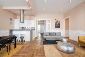 Ventura Ridge Apartment