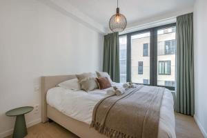 Huswell - Stylish 2 bedroom with terrace and parking