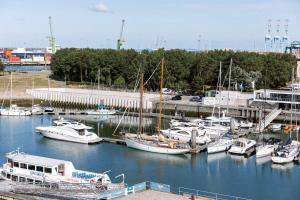 Huswell - Lovely new apartment at the harbor + parking