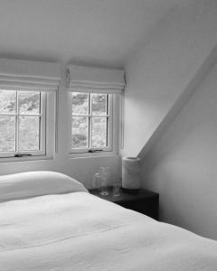 Laggan Cottage - Charming home along River Gairn with unique panoramic room