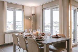 Huswell - Spacious apartment with private car park