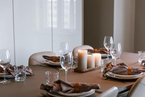 Huswell - Spacious apartment with private car park