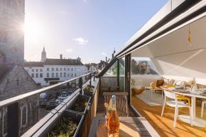 Huswell - Bright apartment overlooking the 3 towers of Ghent