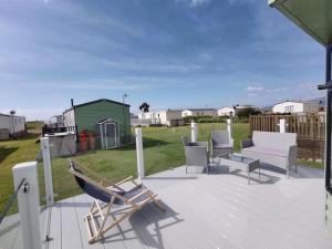 Sea and Mountain view Sunbeach Holiday Snowdonia