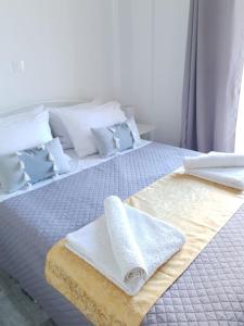 Kalamia's sunny apartment