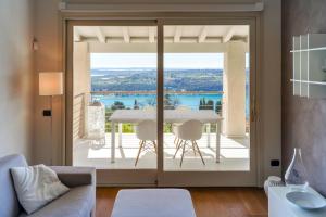 WOW - amazing lake view!