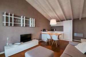 WOW - amazing lake view!