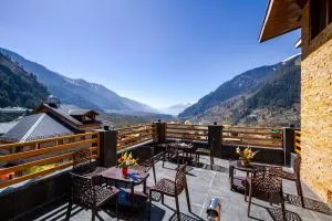 La Kailasha Regency - Mountain view Luxury Stay - Jagatsukh