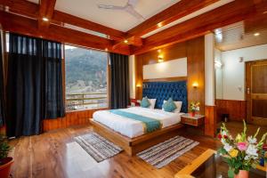 La Kailasha Regency - Mountain view Luxury Stay