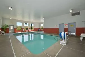 Super 8 by Wyndham Roseburg - Sutherlin