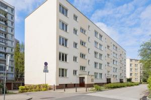 Schillera Apartments Warsaw by Renters