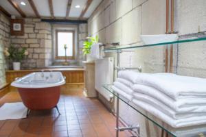 ※ Stunning, Large Chapel, Nr Bath (EC) ※