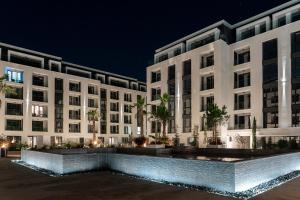 Azur Premium Resort