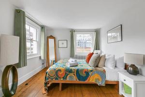 Mayfair Periodic Home from Home - Pass the Keys