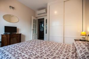 Amplio Piso en Nervión, Excelente zona de la ciudad.