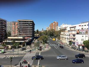 Amplio Piso en Nervión, Excelente zona de la ciudad.