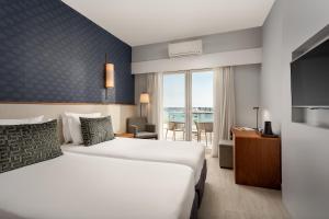 Superior Twin Room with Sea View room in Hotel Baia